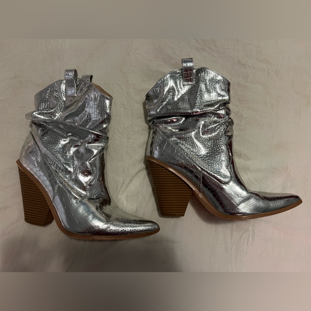 Sparkly boots - Picture 1 of 4